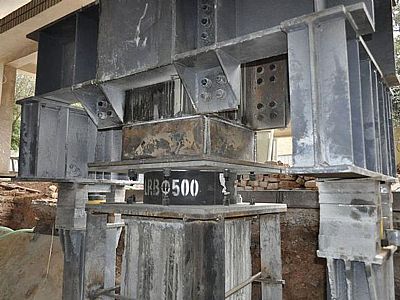 井陉矿区隔震橡胶支座墩台顶面全部密贴